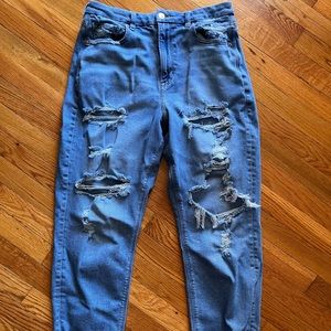 American Eagle High Rise Distressed Curvy Mom Jean size 14